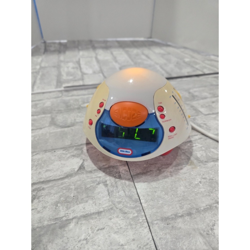 Little Tikes AM/FM Radio Alarm Clock Night Light Snooze Battery Back-Up VIDEO‎